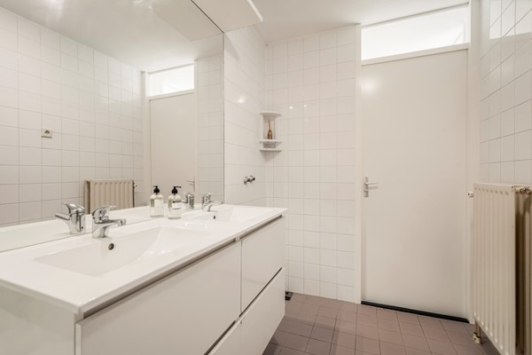 Medium property photo - Duke Ellingtonstraat 25, 1066 GE Amsterdam